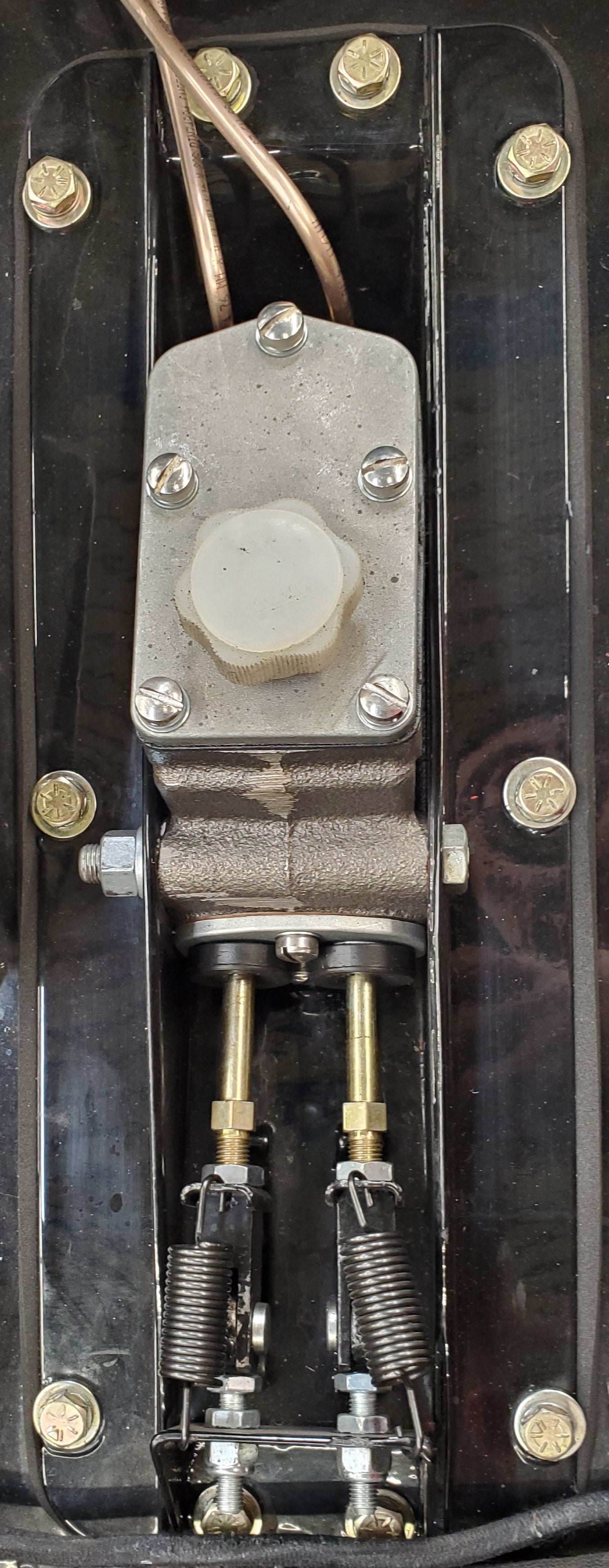 7/8" Master and 7/8" slave kit (for Mark 1 and 2 Sprites thru '62 and any cars with a single tandem master)