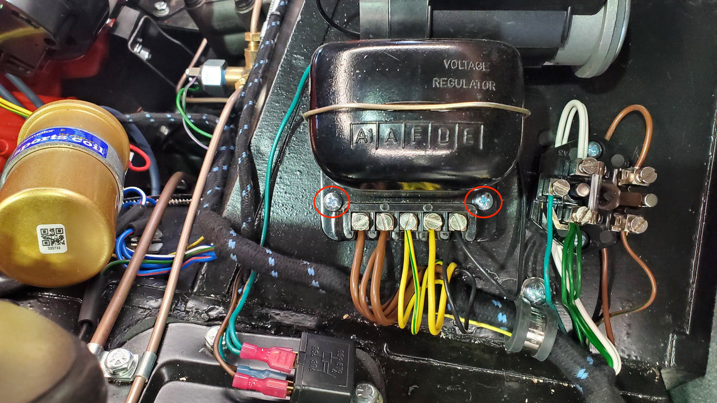 Bugeye under-bonnet screw kit (screws used to fasten hydraulic lines, windscreen washer line, temp gauge capillary tube, voltage regulator, fuse block, horn wiring, oil pressure gauge line)