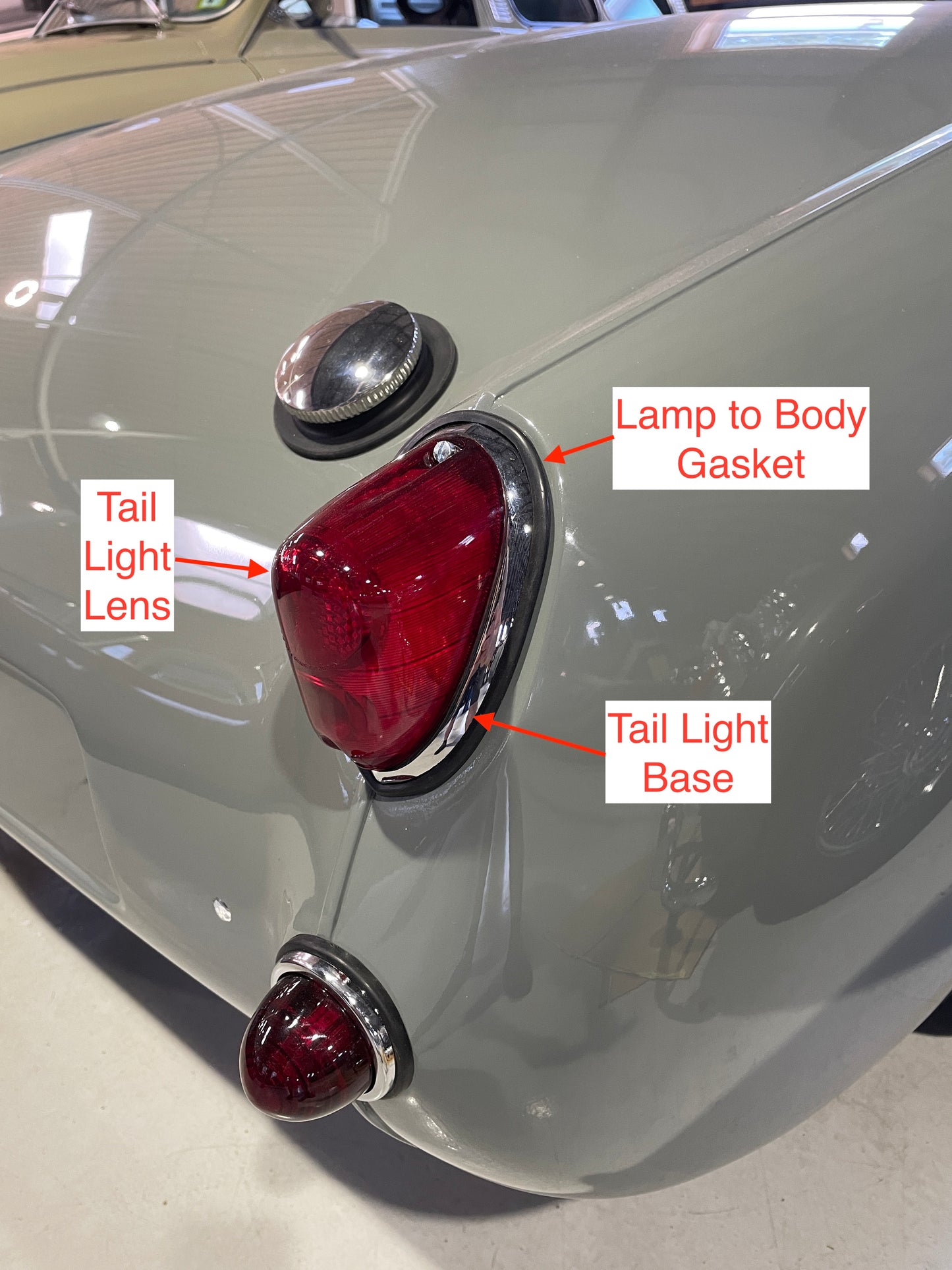 Tail light lens kit (2 lenses, 2 gaskets)