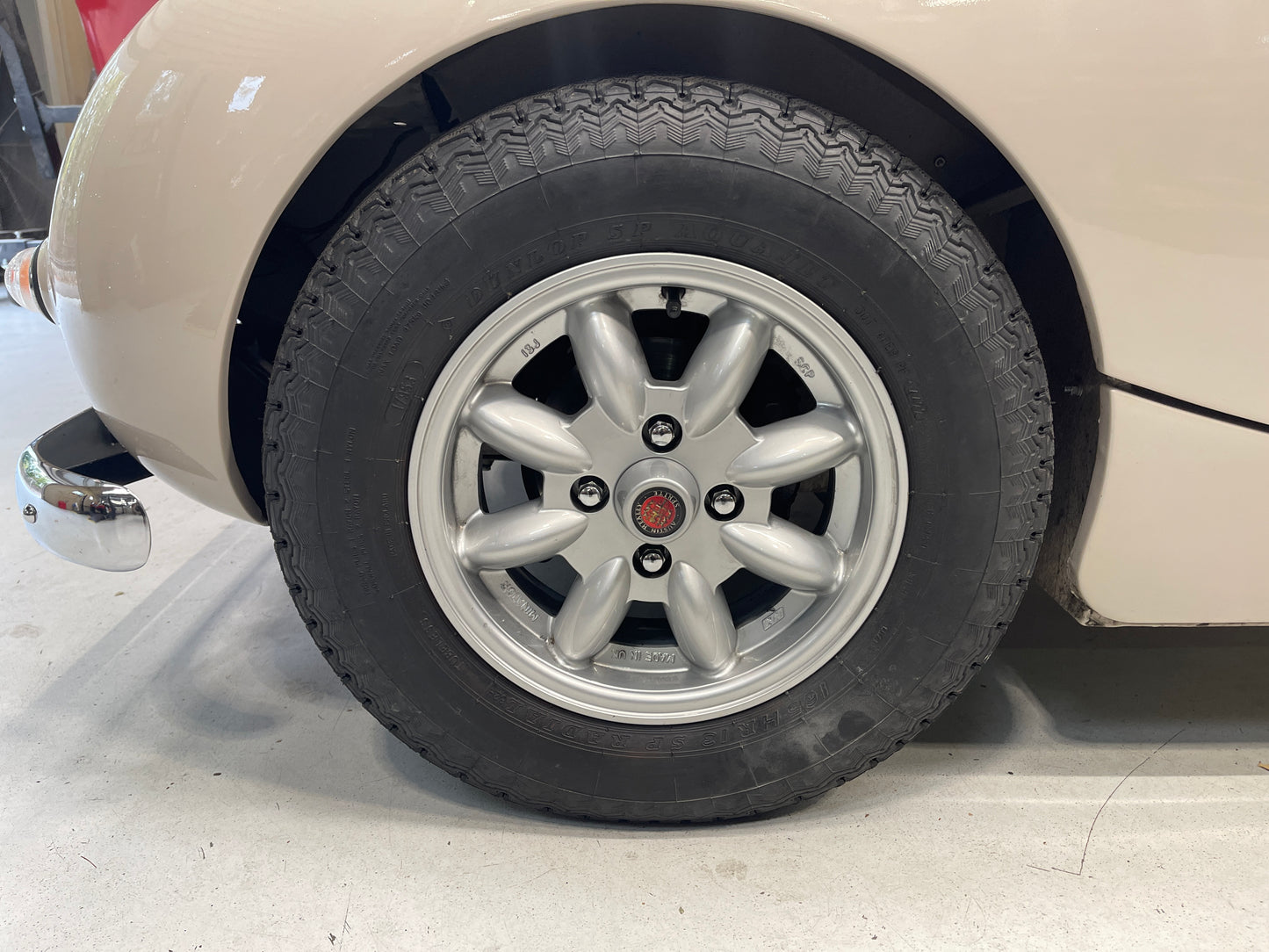 Dunlop SP Sport Aquajet 165 HR x 13 performance tires