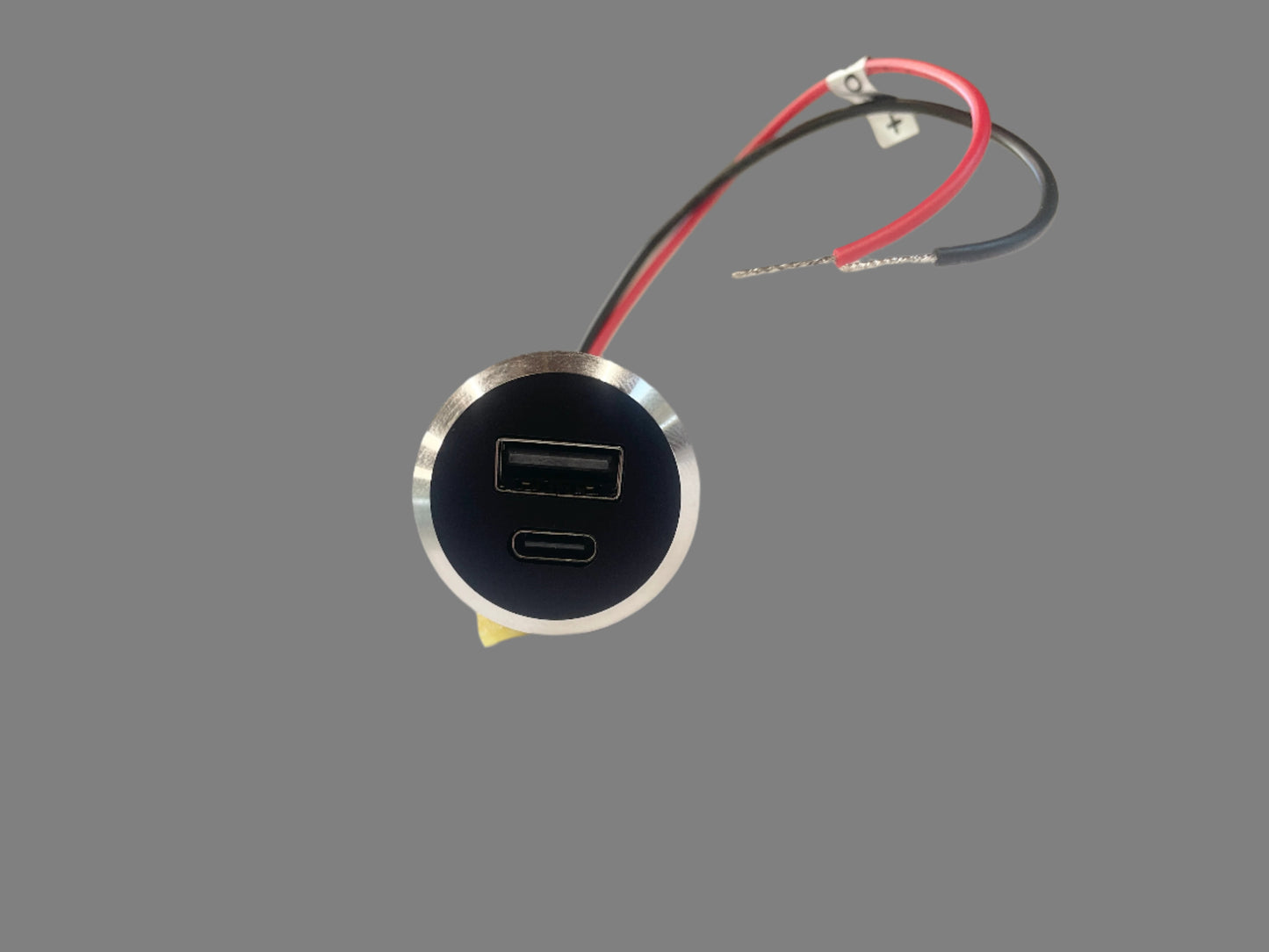 USB Port (Fits in dash - no modification needed!)