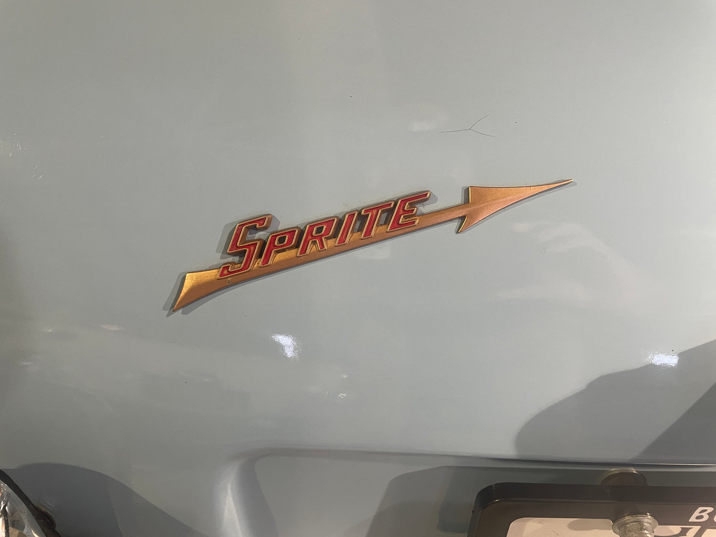 Austin Healey Sprite Arrow Trunk/Boot Gold Badge - (Bugeye only)