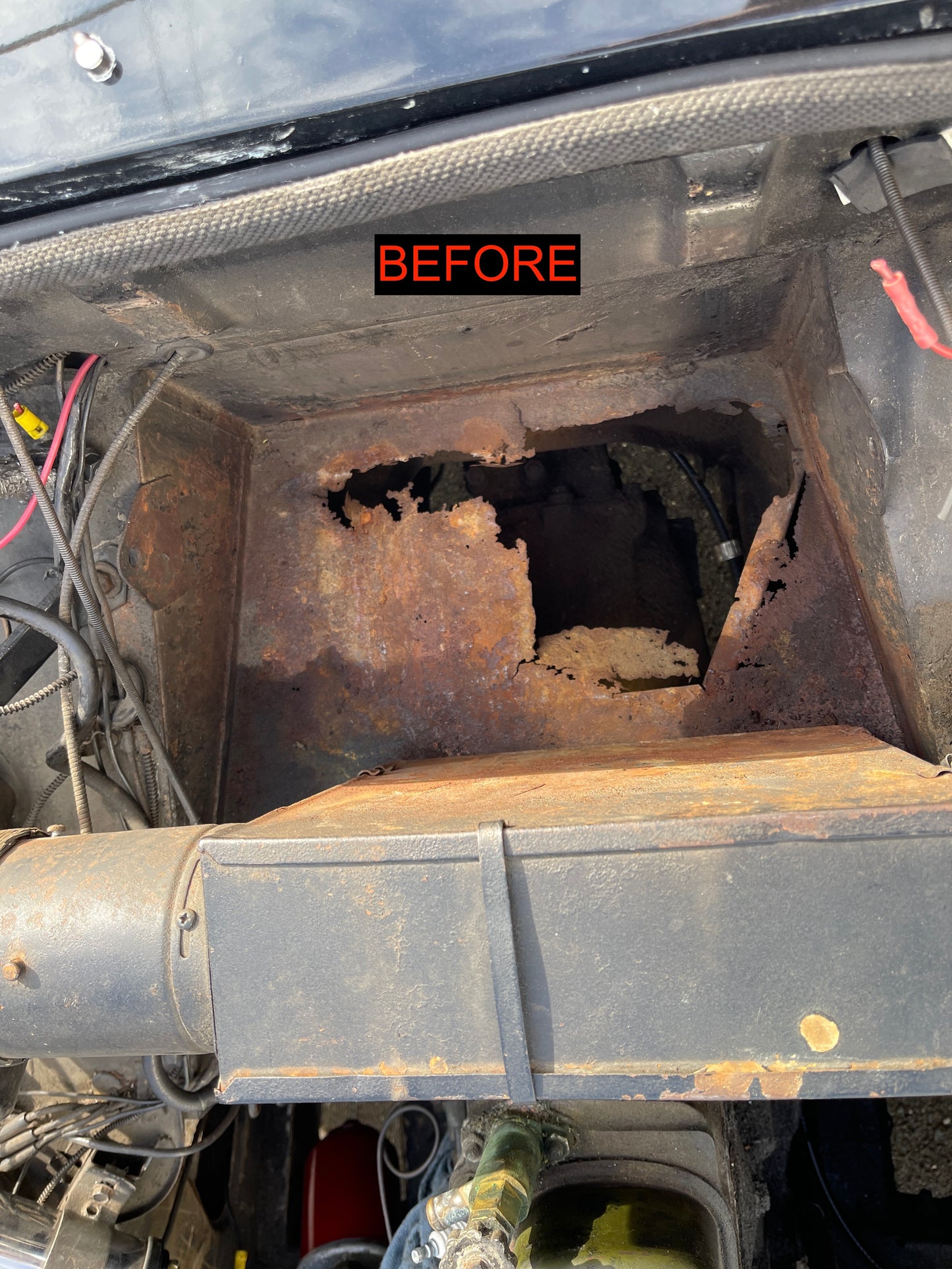 Battery Tray (Bugeye - 1962 with Pull Switch Bracket)