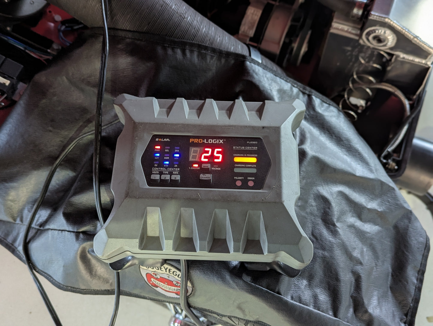 Bugeyeguys Battery Charger