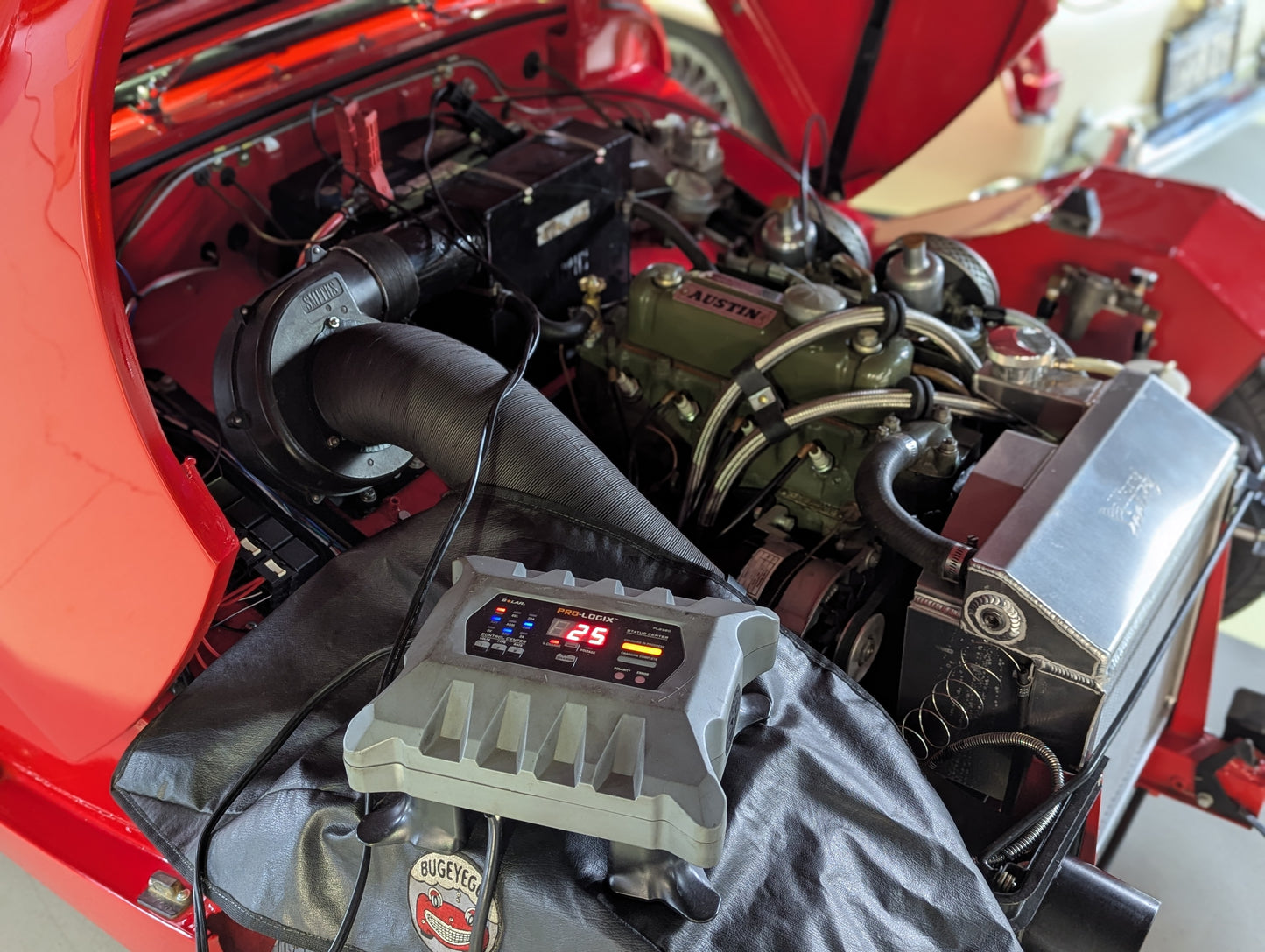 Bugeyeguys Battery Charger