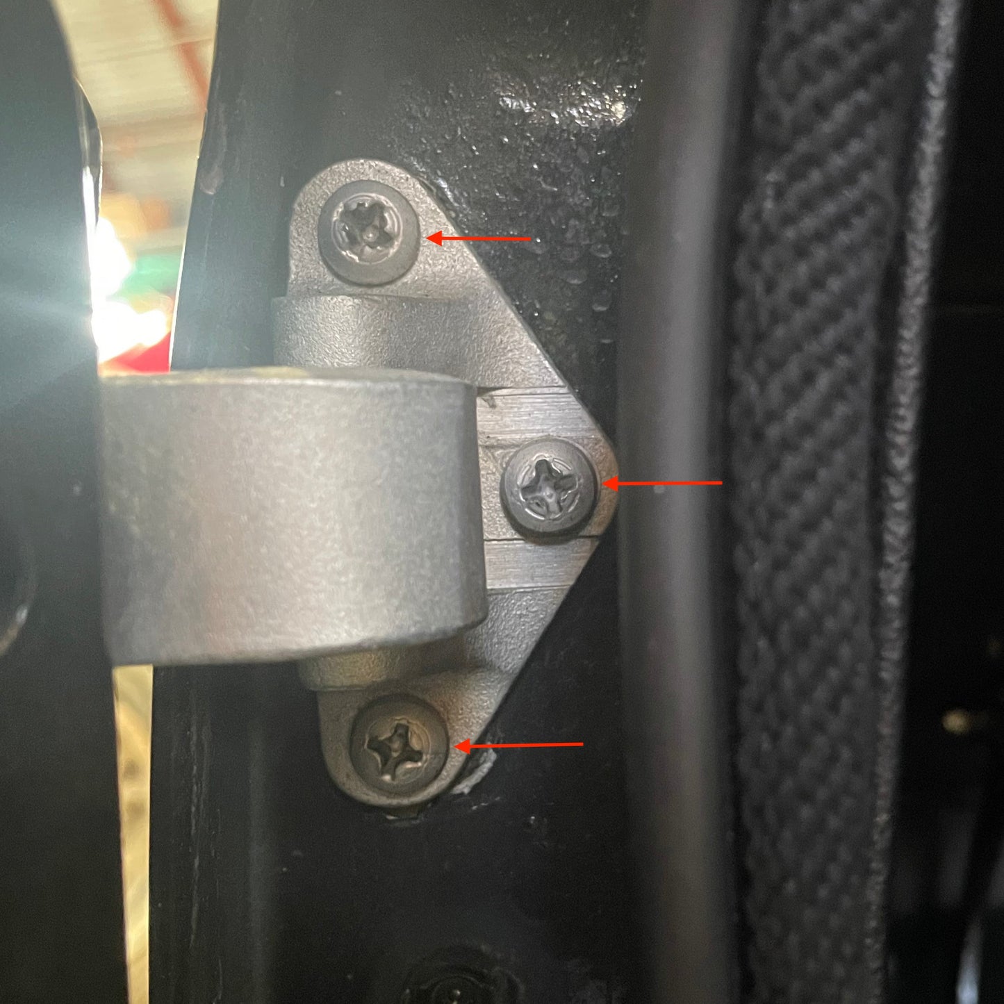 Door hinge screws (sold individually)