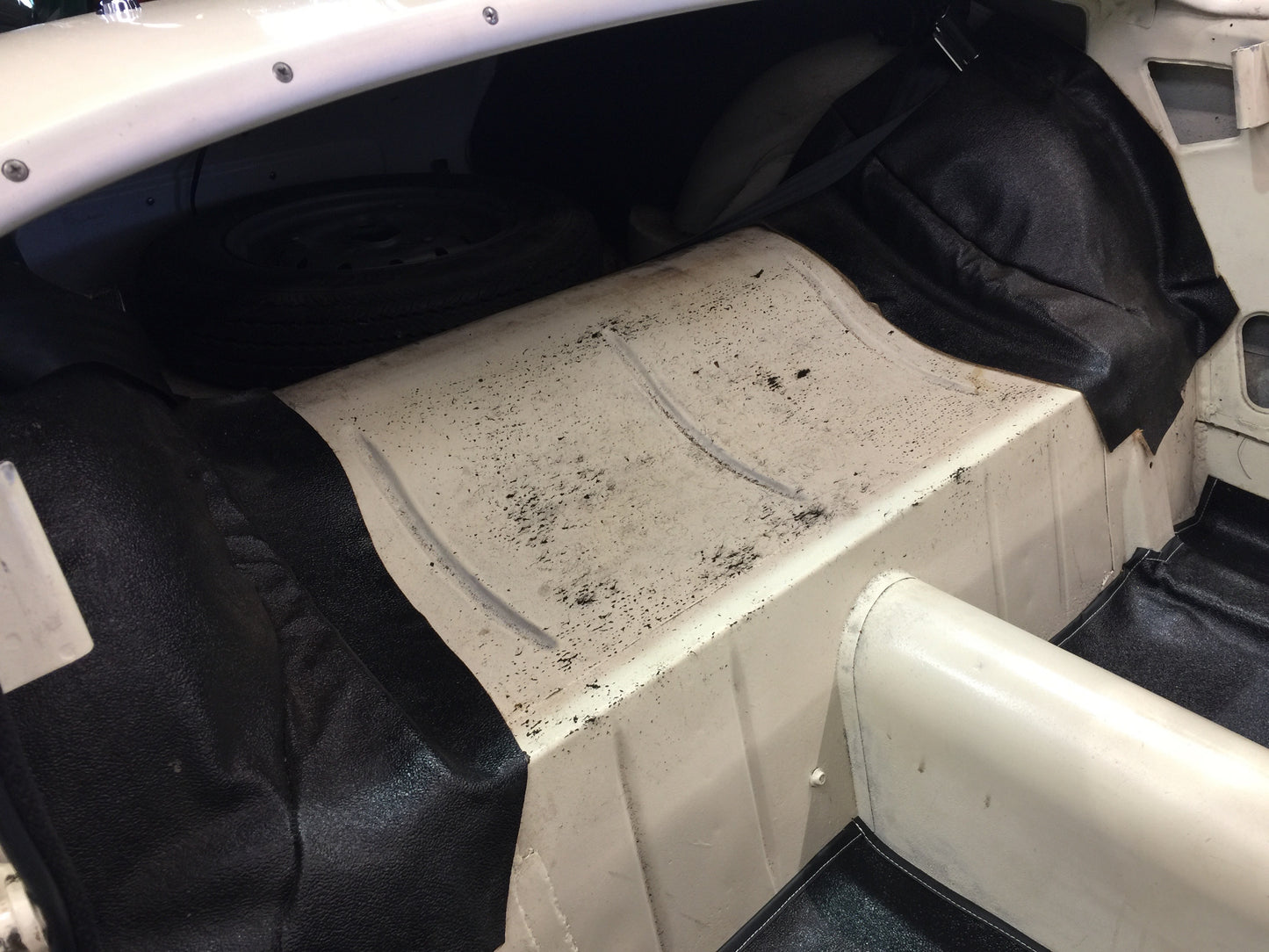 Black/Black Rubberized Hardura trunk mat kit