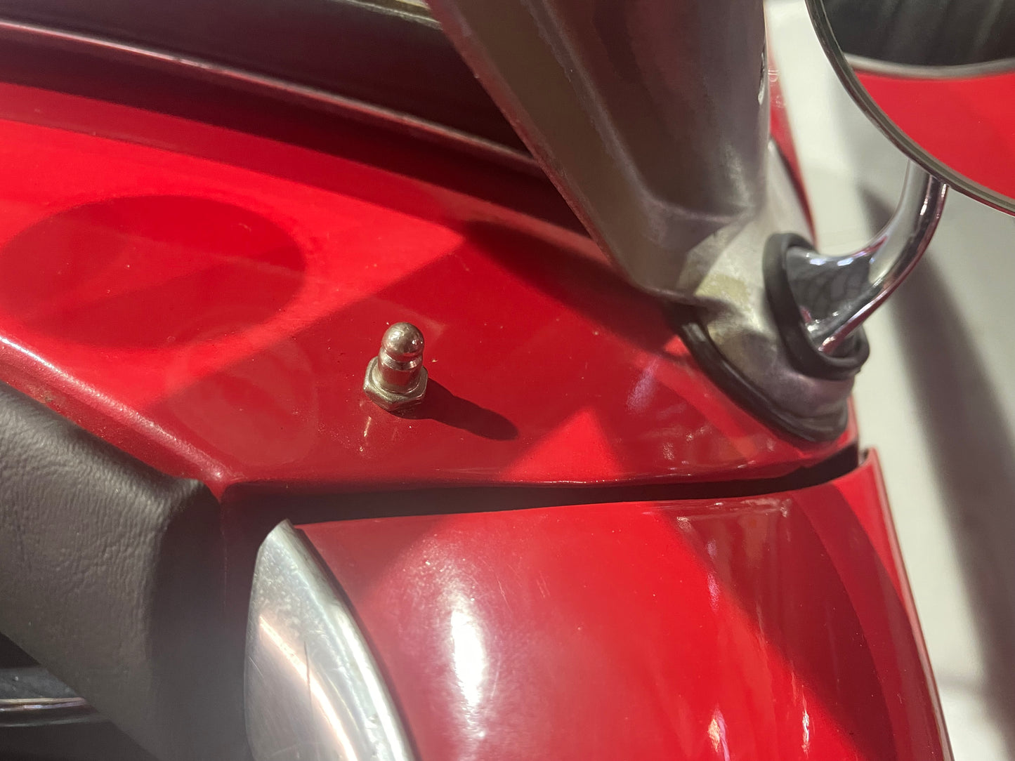 Male lift dot stud, machine threads