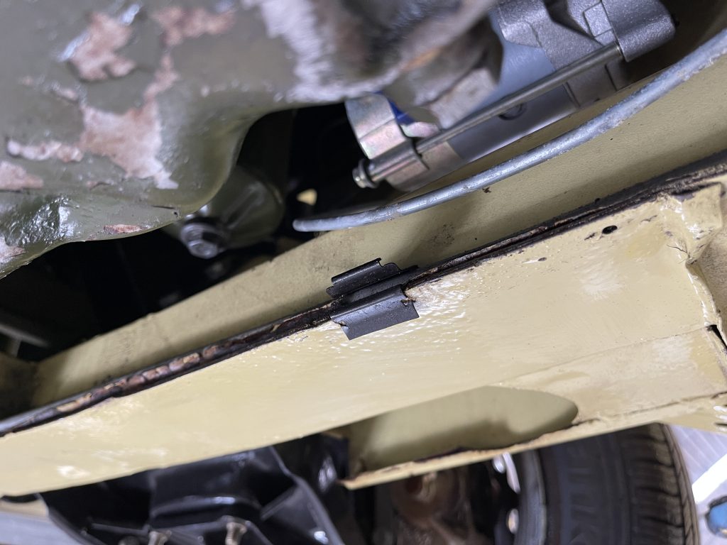 "S" shaped Fuel Line Clip (cars thru '80)