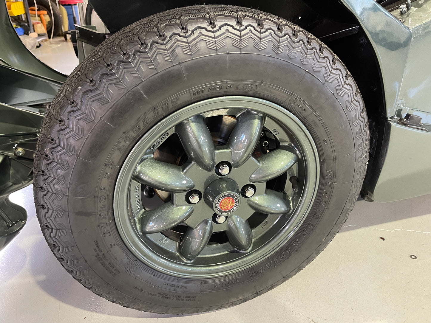Dunlop SP Sport Aquajet 165 HR x 13 performance tires