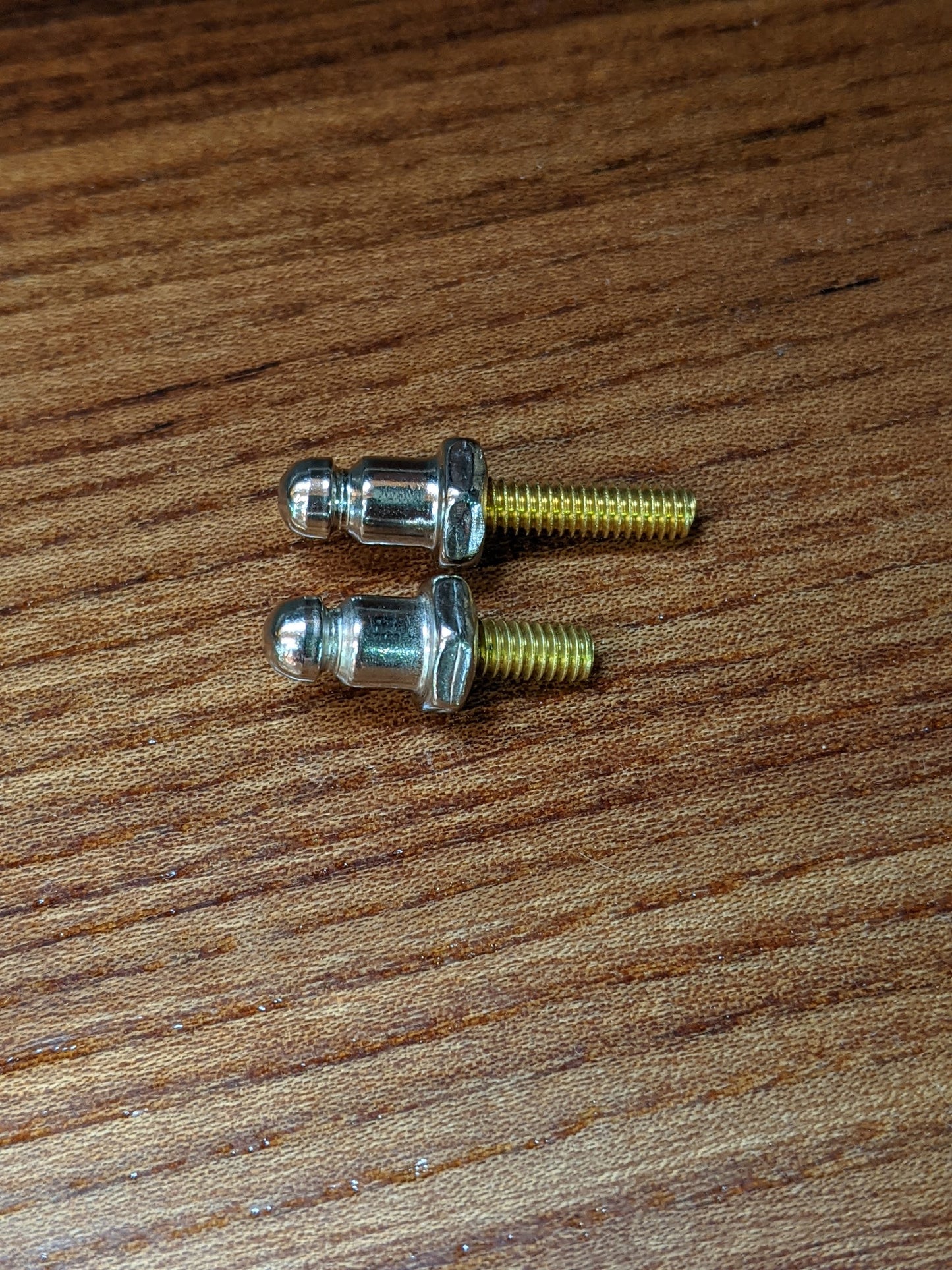 Male lift dot stud, machine threads