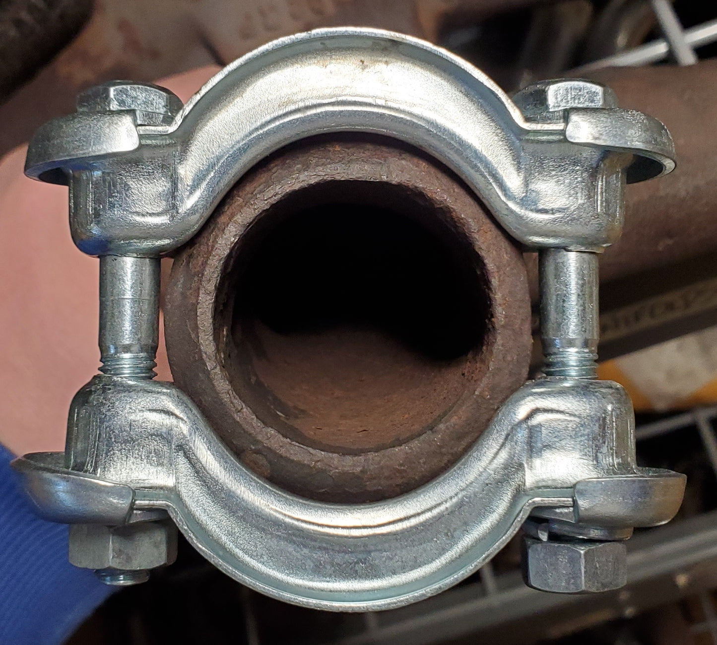 Lower Manifold Clamp (1098 and 1275 Engines)