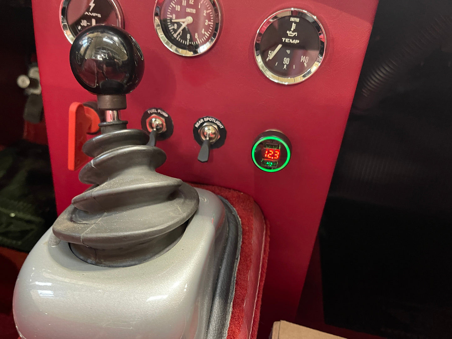 Plug-in USB adapter with voltmeter - Bugeyeguys